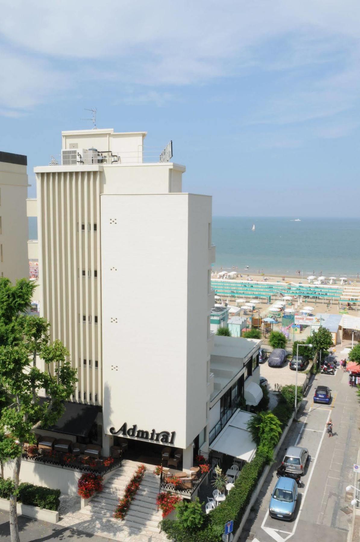 Hotel Admiral - On The Beach Riccione Exterior foto